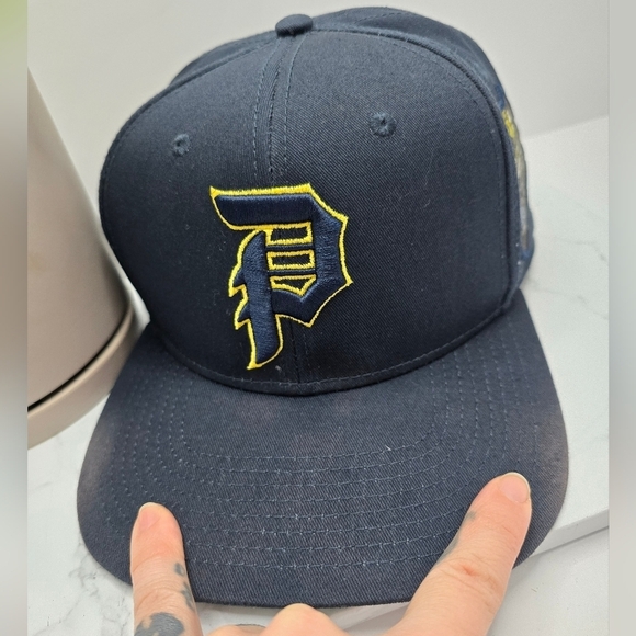 Primitive × Marvel | Wolverine embroidered logo navy snapback hat | unisex - Picture 3 of 8